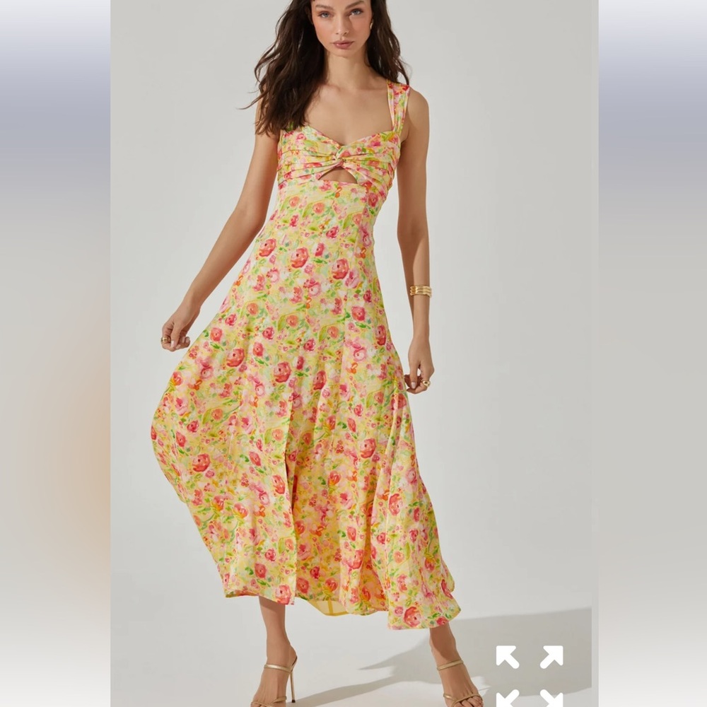 Astr the Label Twist Bust Modi dress